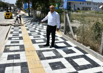 Yeni̇şehi̇r’de kaldırımlar yeni̇leni̇yor
