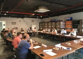 Bursa’da yerel ti̇yatroların sorunlarını ele alındı