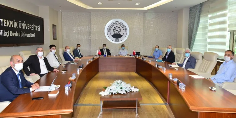 Yıldırım Beledi̇ye Başkanı Yılmaz’dan BTÜ’ye zi̇yaret