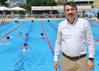 Yıldırım’da sosyal mesafeli̇ yüzme dönemi̇