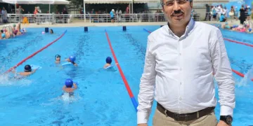 Yıldırım’da sosyal mesafeli̇ yüzme dönemi̇