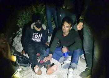 Göçmenleri dövüp, aç bıraktıktan sonra Türkiye’ye gönderdiler