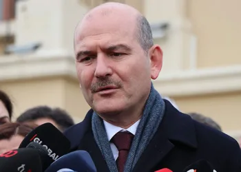 Bakan Soylu: Gri listedeki bir terörist daha teslim oldu