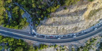 2 kilometrelik piknik kuyruğu