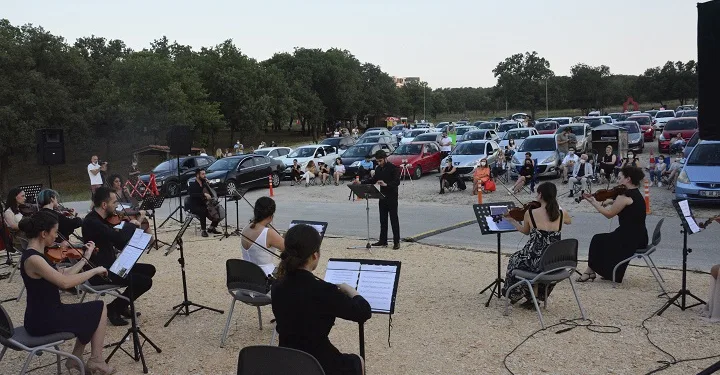 Bursa’da arabalı konser etkinliği