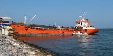 İzmir açıklarında 276 sığınmacı yakalandı