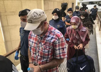 Bursa’da FETÖ’ye darbe üstüne darbe