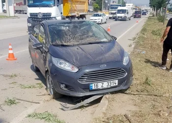 İnegöl’de iki araç çarpıştı: 2 yaralı