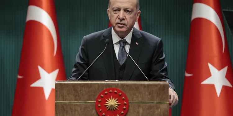 Erdoğan: Salgının zirve dönemini geride bıraktık