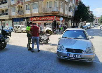 Önce otomobilin üstüne sonra yere savruldu