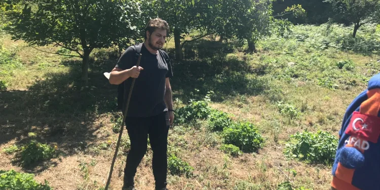 Yürüyüş için çıktığı dağ yolundan inemedi