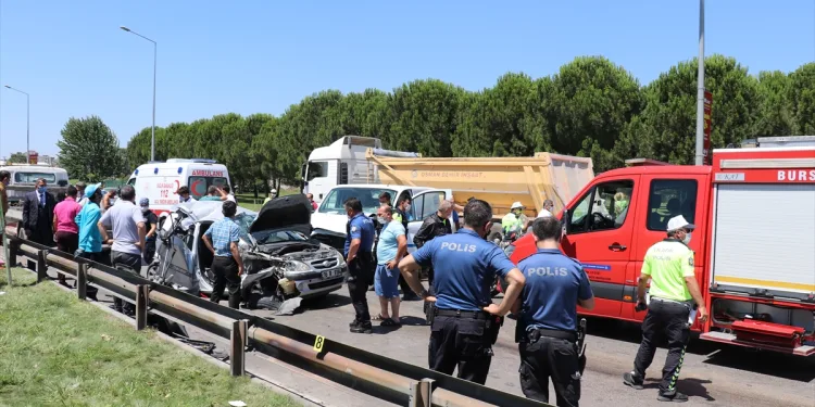 Bursa’da zincirleme kaza! 1 ölü 5 yaralı