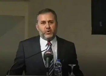 Erdoğan isterse görevi bırakırım demişti, istifa etti