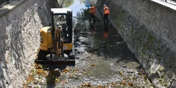 Gemlik’te Çarşı Deresi’nde temizlik mesaisi
