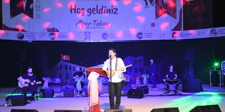 Ender Balkır İnegöl’de kulakların pasını sildi