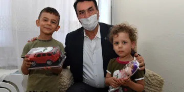 Bayramlıklar ve harçlıklar Başkan Dündar’dan