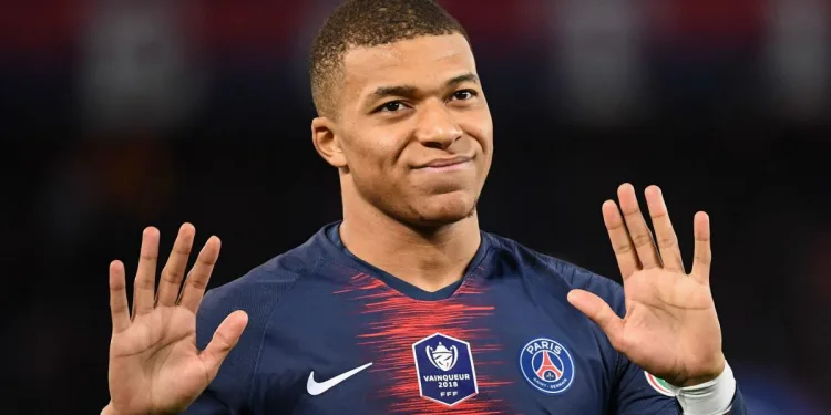 Mbappe gelecek sezon PSG’de kalacak