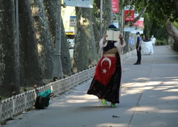 Böyle gezdi, polisi alarma geçirdi