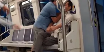 Metroda şarkı söyleme kavgası!