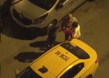 Ücretini ödemedi, taksicinin saldırısına uğradı