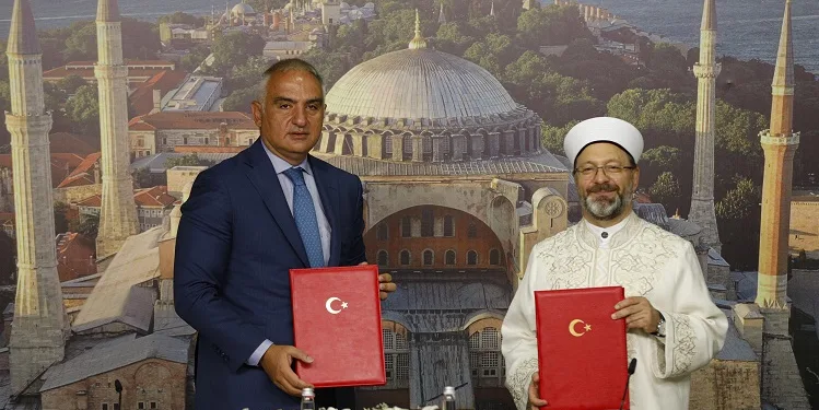 Ayasofya için imzalar atıldı