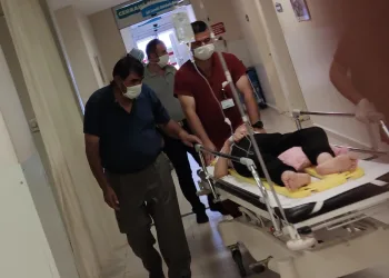 Bursa’da hava almak için çıktığı balkondan düştü