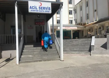 10 sağlık çalışanı virüse yakalandı
