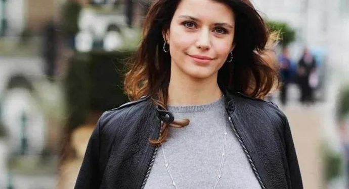 Beren Saat isyan etti: Vatan haini ve terörist ilan edildim