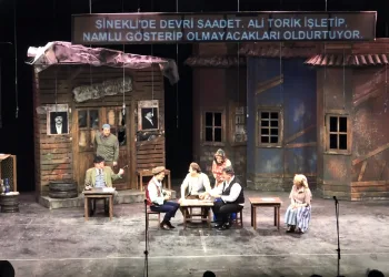 Bursa Devlet Tiyatrosu izleyicisiyle buluştu