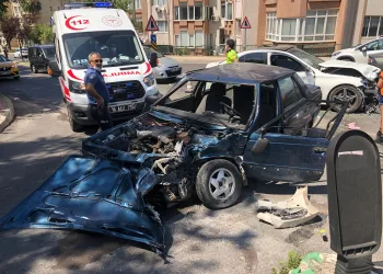 Bursa’da ‘U’ dönüşü kazası! Sürücü ağır yaralı