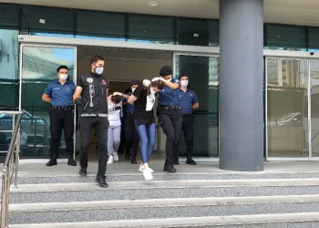 Bursa’daki uyuşturucu operasyonunda 8 kişi tutuklandı