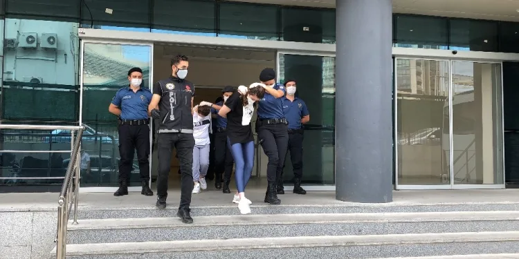 Bursa’daki uyuşturucu operasyonunda 8 kişi tutuklandı