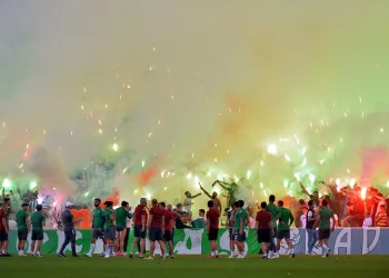Bursaspor taraftarı şov yaptı