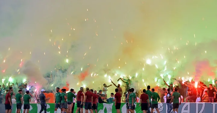 Bursaspor taraftarı şov yaptı