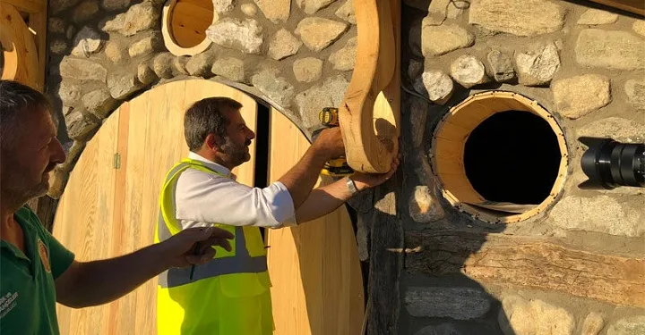 Sanatkar Başkan’dan ‘Hobbit Evleri’