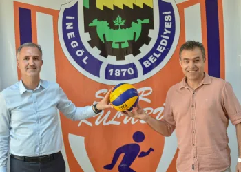 İnegöl Belediyespor, Levent Zoroğlu ile yeniden anlaştı
