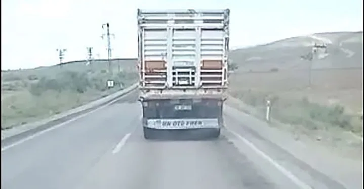 Ambulansa yol vermedi, 3 bin lira ceza yedi