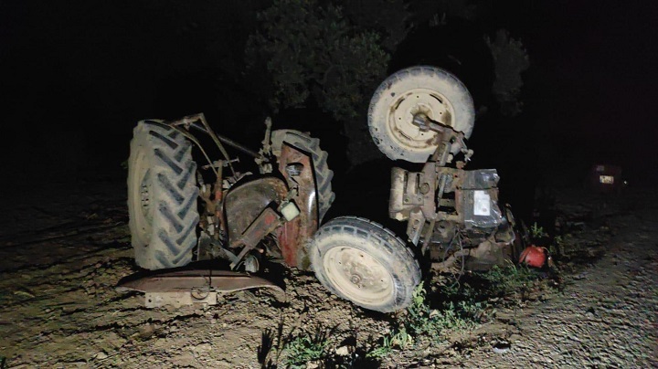 Bursa'da kamyonetin çarptığı traktör üçe bölündü: 1 ölü
