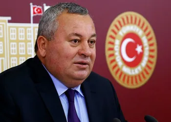 Son Dakika: Cemal Enginyurt MHP’den ihraç edildi