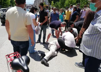 Bursa’da bisikletle motosiklet çarpıştı! Takma dişi boğazına kaçtı