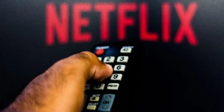 Netflix Türkiye’den çekiliyor mu? “Türkiye’den çekiliyoruz” tweeti ortalığı karıştırdı!