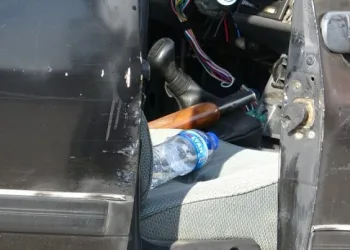 Bursa’da terk edilen araçtan uzun namlulu silah çıktı