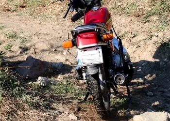 Cezadan kaçmak için plakasını maskeyle kapattı