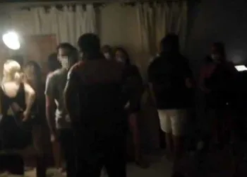 Rezidansta parti yapan 25 kişiye 78 bin lira ceza