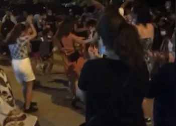Bursa’da Kumla sahilinde virüse davet!