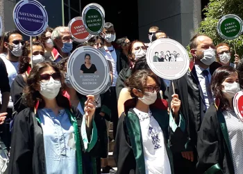 Avukatlardan Ankara Adliyesi’nde çoklu baro eylemi