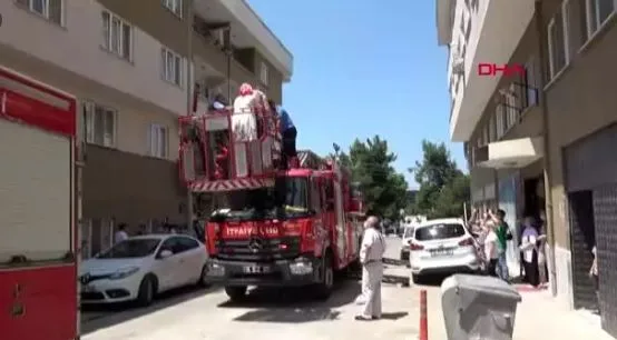 Matkap alev aldı, binada mahsur kalanları itfaiye kurtardı