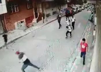Oğluna saldıranlara ateş etti