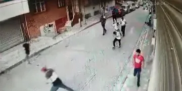 Oğluna saldıranlara ateş etti