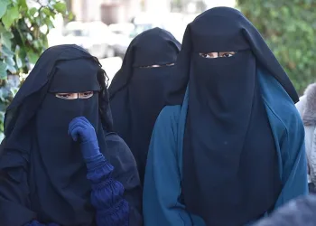 Almaya’da flaş karar! Burka giymeyi yasakladı